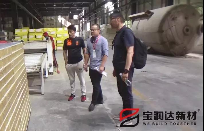 外蒙古客戶來(lái)訪寶潤(rùn)達(dá)洽談保溫一體板合作